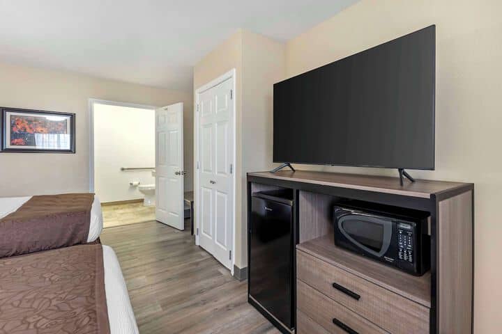 Room 14 of 25