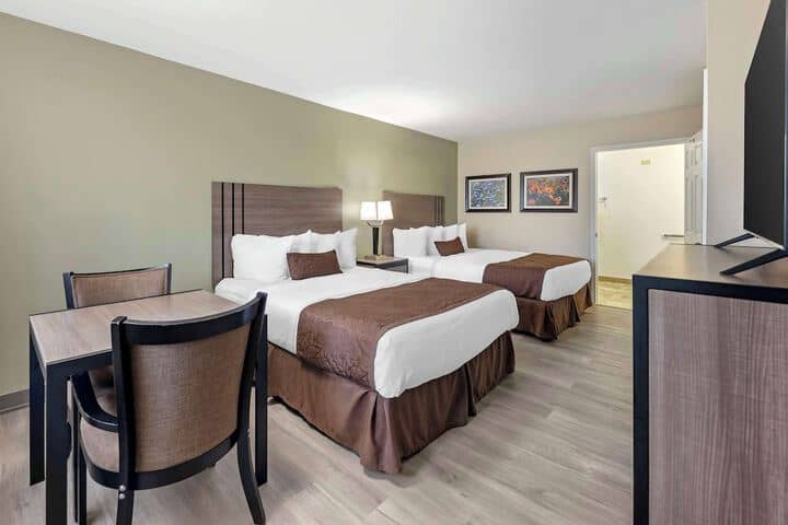 Room 13 of 25